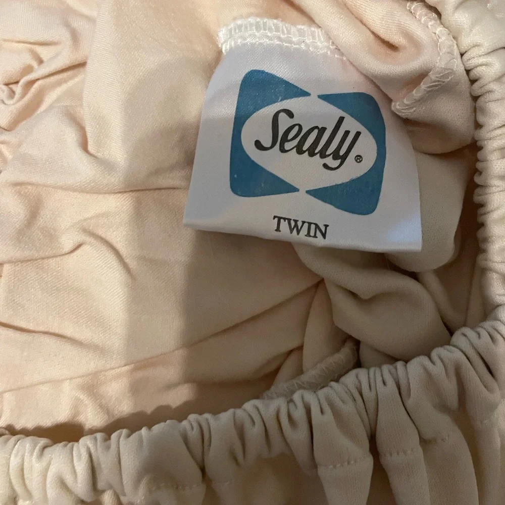 Sheets - Picture 2 of 3